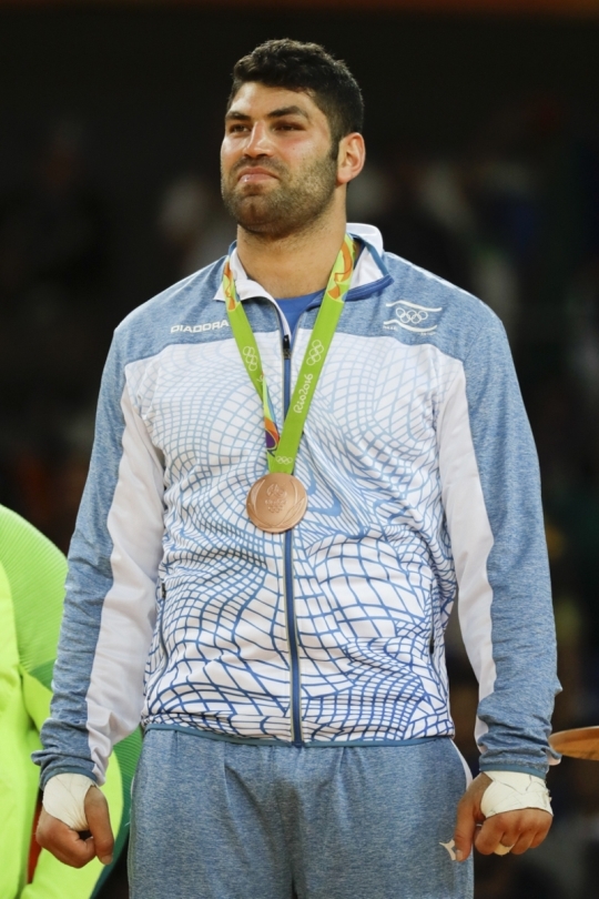 ئه‌و جۆدۆزانه‌ ئیسرائیلییه‌ی له‌ ئۆڵمپیك له‌لایه‌ن ركابه‌ره‌ میسرییه‌كه‌یه‌وه‌ ته‌وقه‌ی له‌گه‌ڵ نه‌كرا به‌ڕه‌سه‌ن كورده‌